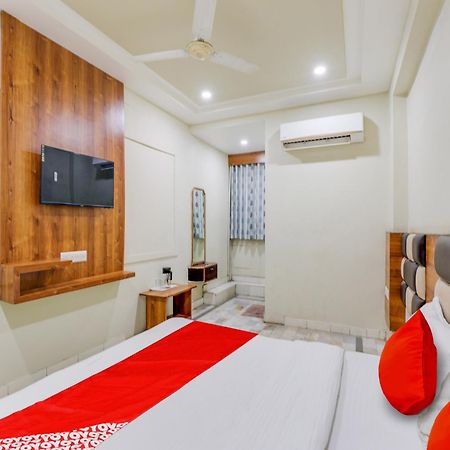 Hotel O Asopalav Naroda Esterno foto