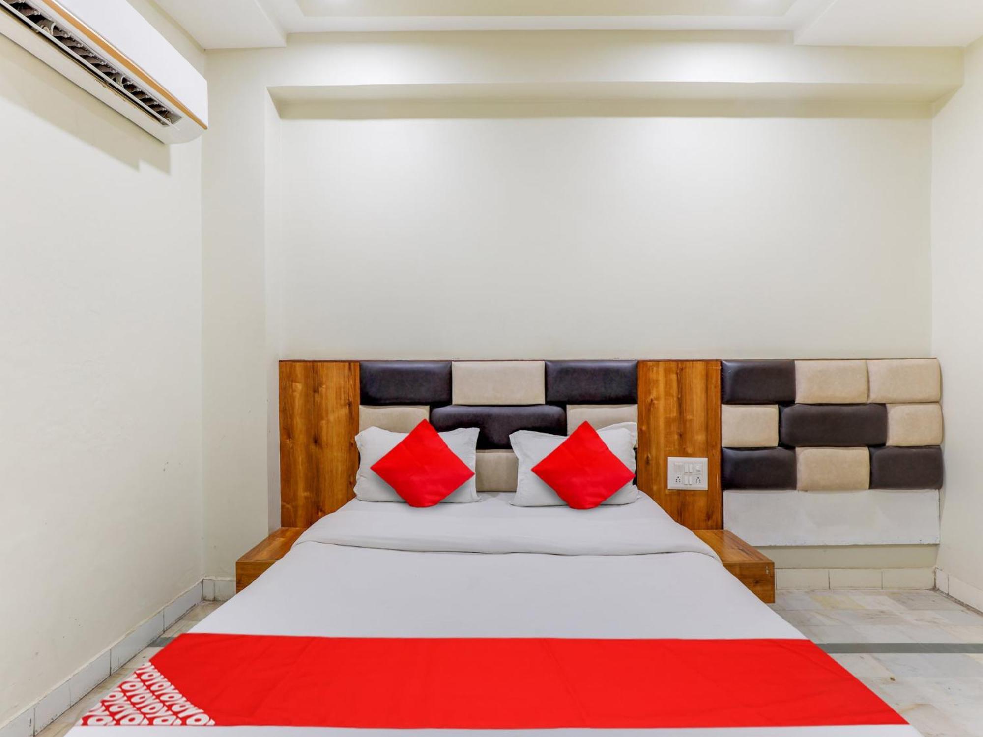 Hotel O Asopalav Naroda Esterno foto