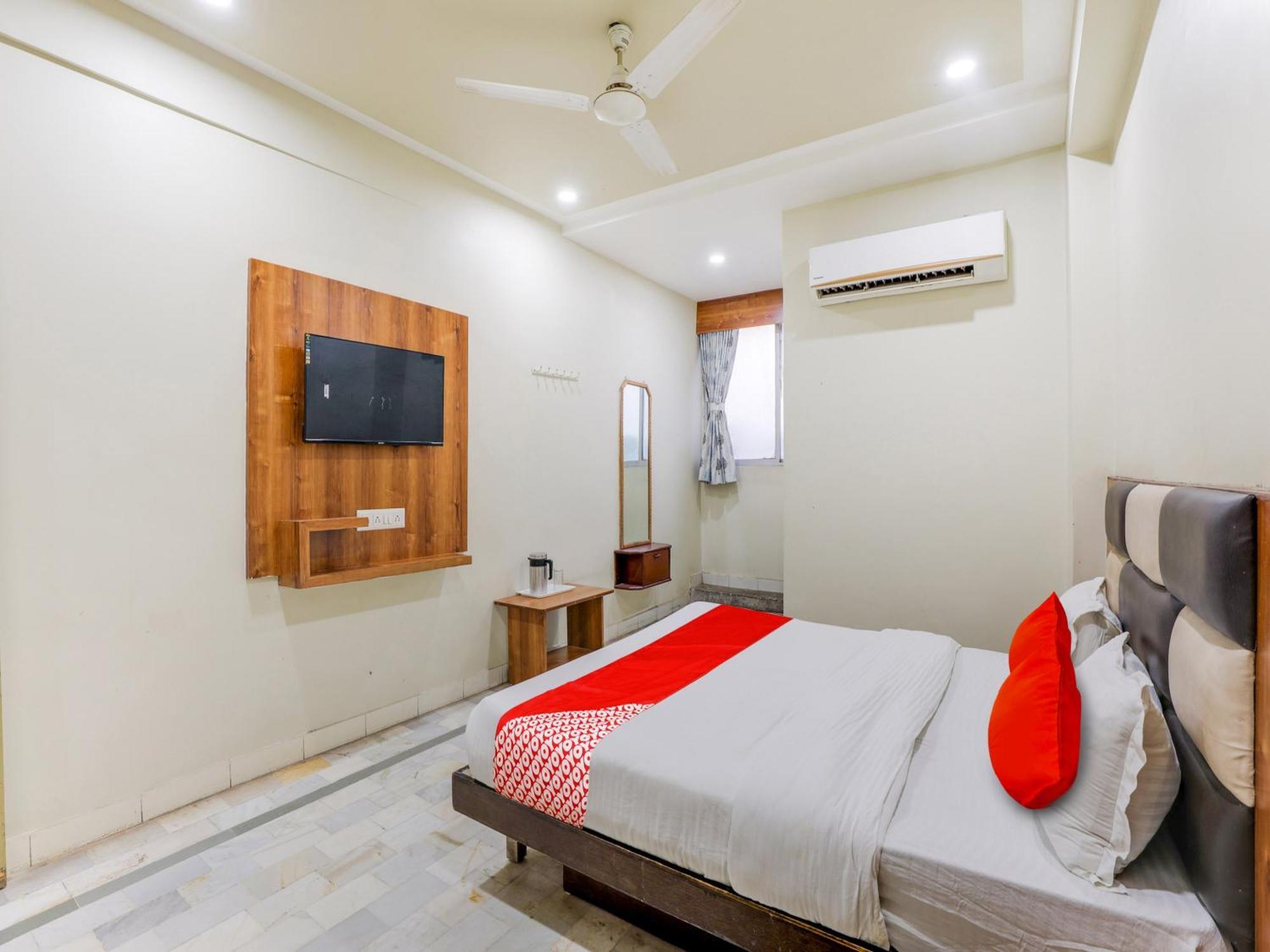 Hotel O Asopalav Naroda Esterno foto