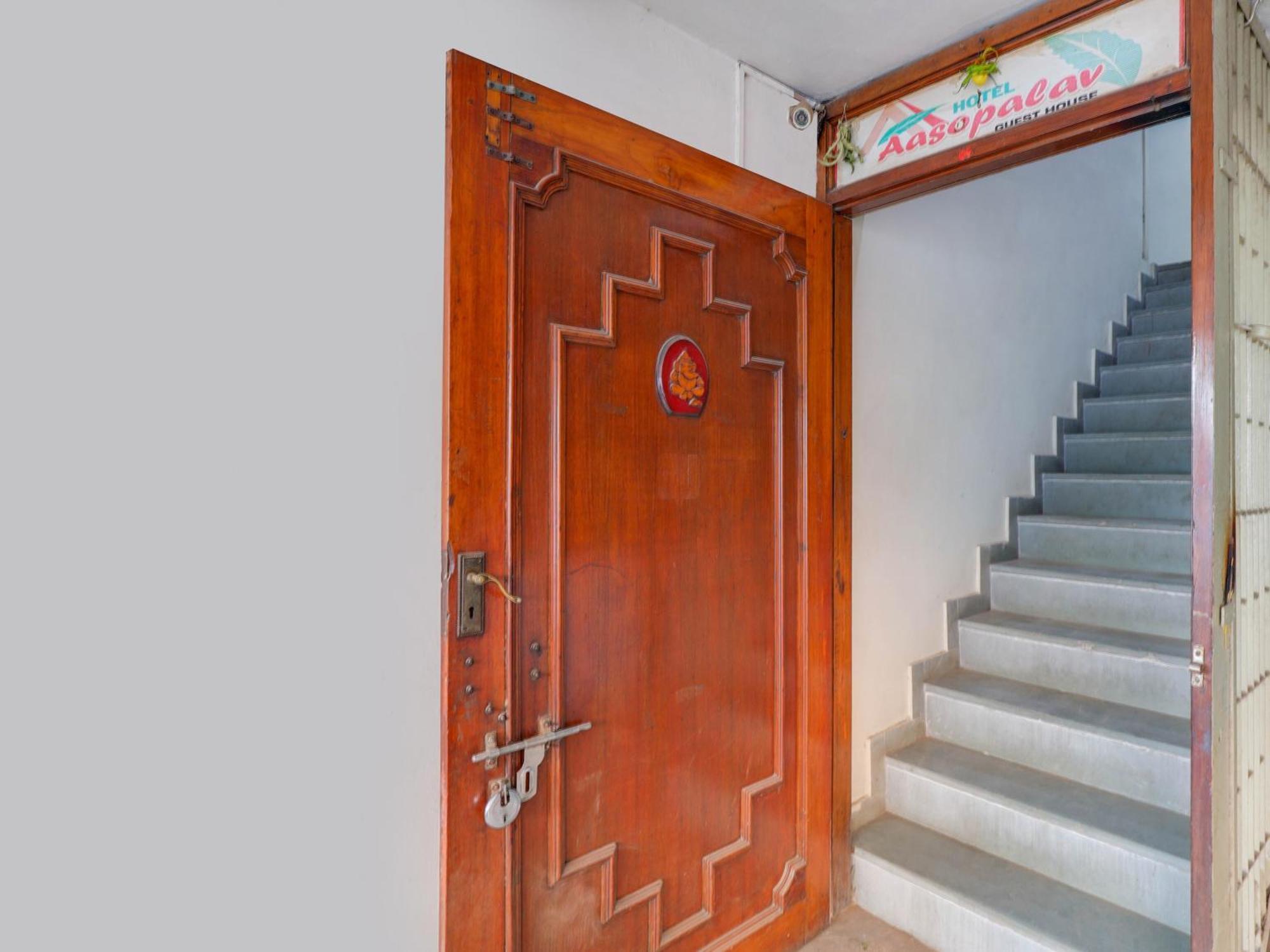 Hotel O Asopalav Naroda Esterno foto